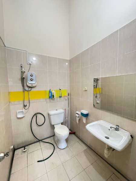 Rumah Teres 2 Tingkat untuk Disewa di Taman Mount Austin (Tebrau) - Rain Ng - Bathroom - PropertyGuru.com.my