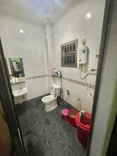 2-storey Terraced House for Sale in Taman Impian Emas (Skudai) - Li Wei - Bathroom - PropertyGuru.com.my