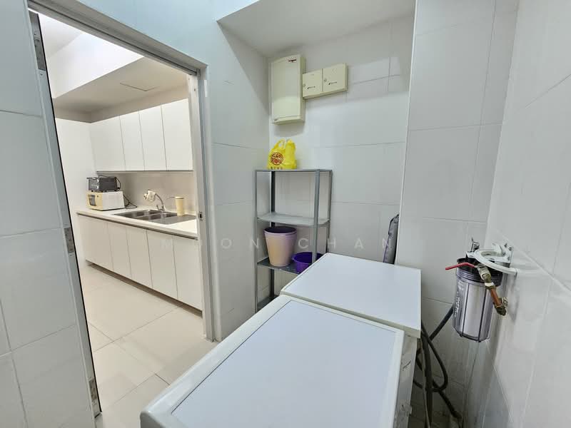 Servis Apartment untuk Dijual di Solaris Dutamas - Moon Chan - Kitchen - PropertyGuru.com.my