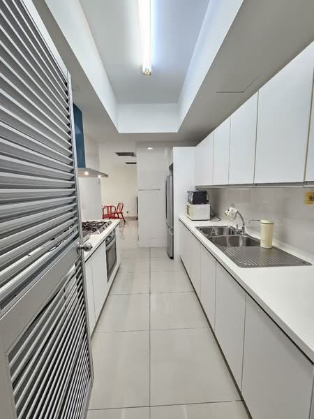 Servis Apartment untuk Dijual di Solaris Dutamas - Moon Chan - Kitchen - PropertyGuru.com.my