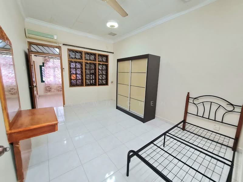 2-storey Terraced House for Sale in Taman Pelangi (Johor Bahru) - Brown Cheng - Bedroom - PropertyGuru.com.my