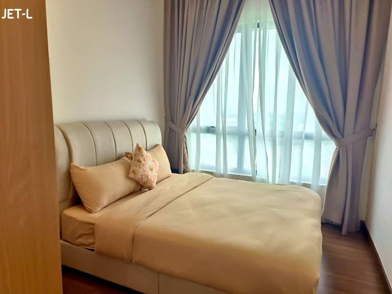Service Residence for Sale at SUNSURIA FORUM SERVICED APARTMENT - Loke . - Bedroom - PropertyGuru.com.my