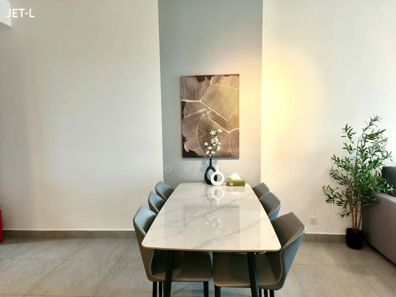 Service Residence for Sale at SUNSURIA FORUM SERVICED APARTMENT - Loke . - Dining Room - PropertyGuru.com.my