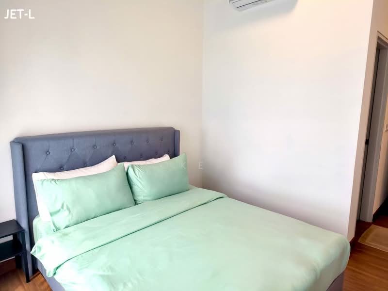 Service Residence for Sale at SUNSURIA FORUM SERVICED APARTMENT - Loke . - Bedroom - PropertyGuru.com.my