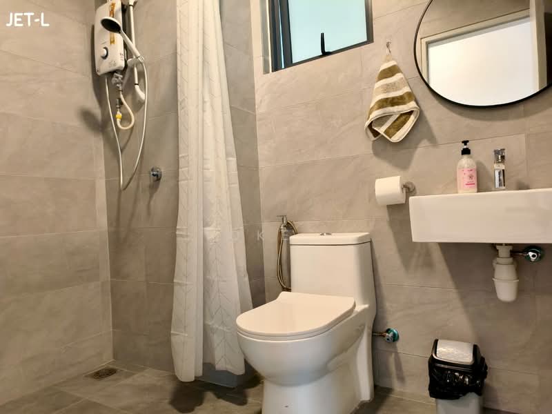 Service Residence for Sale at SUNSURIA FORUM SERVICED APARTMENT - Loke . - Bathroom - PropertyGuru.com.my