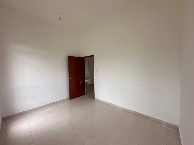 Semi-Detached House for Sale in Bandar Baru Salak Tinggi (Sepang) - Mu'izz Halim - PropertyGuru.com.my