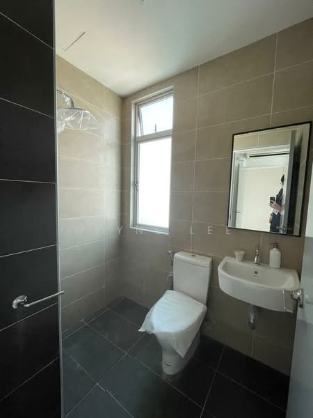 Service Residence for Sale at D'Lagoon - Wayne Lee - Bathroom - PropertyGuru.com.my