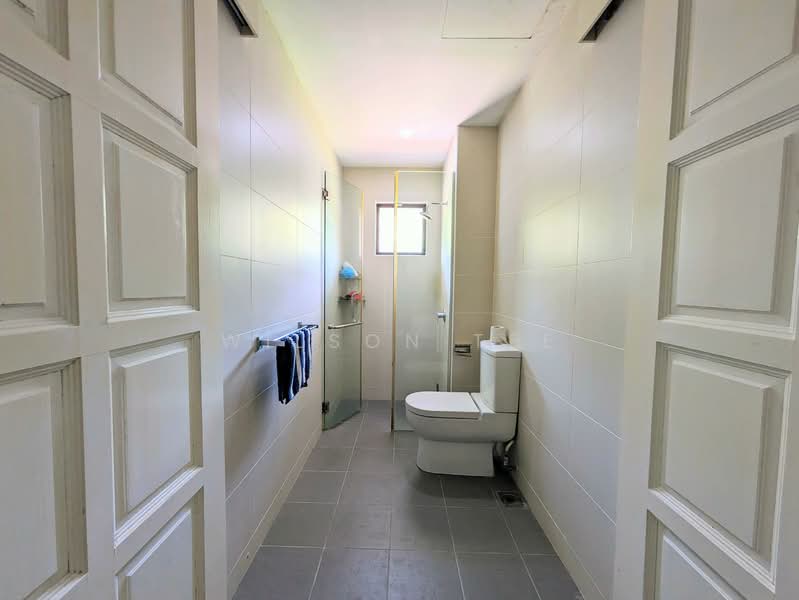 Bungalow for Sale in Leisure Farm (Gelang Patah) - Wilson Tee - Bathroom - PropertyGuru.com.my