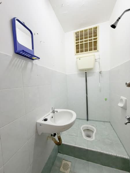 1.5-storey Terraced House for Rent in Ulu Tiram (Johor) - Bess Wong - Bathroom - PropertyGuru.com.my