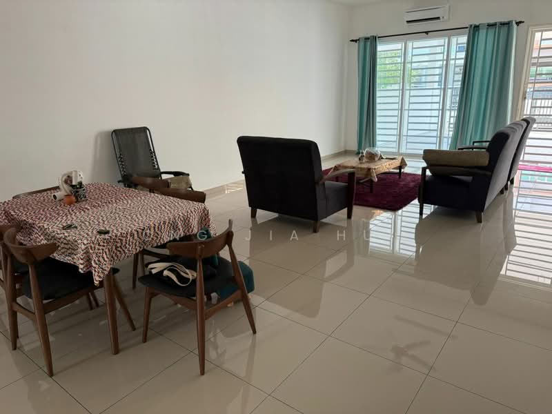 Rumah Teres 2 Tingkat untuk Disewa di Bandar Sri Sendayan (Negeri Sembilan) - Ong Jia Hui - Living Room - PropertyGuru.com.my