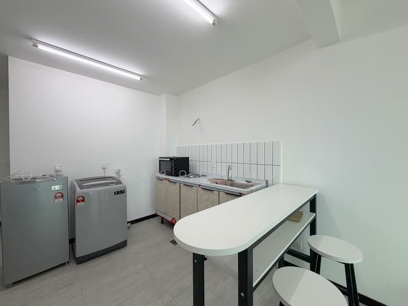 Servis Apartment untuk Disewa di Sensasi @ Utropolis - Carol Lau - Kitchen - PropertyGuru.com.my