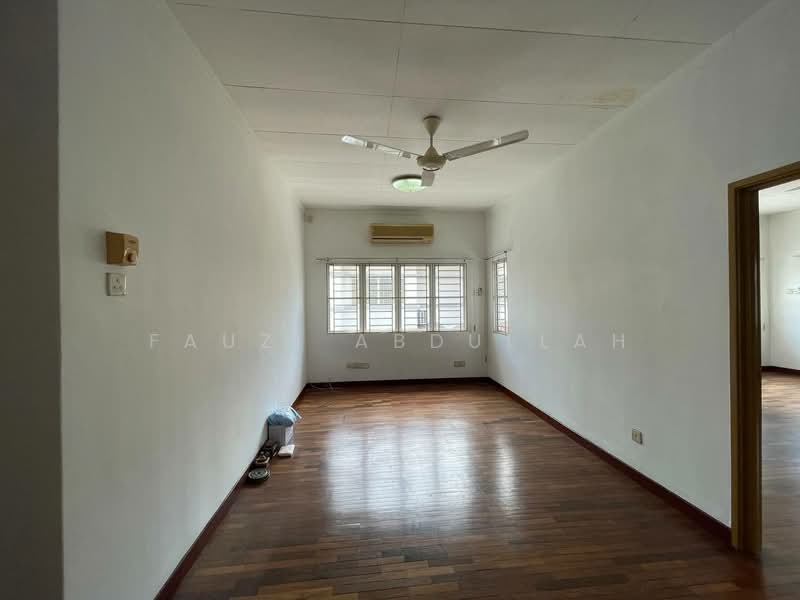 Semi-Detached House for Sale in Usj 3a (Subang Jaya) - Fauzi Abdullah - Living Room - PropertyGuru.com.my