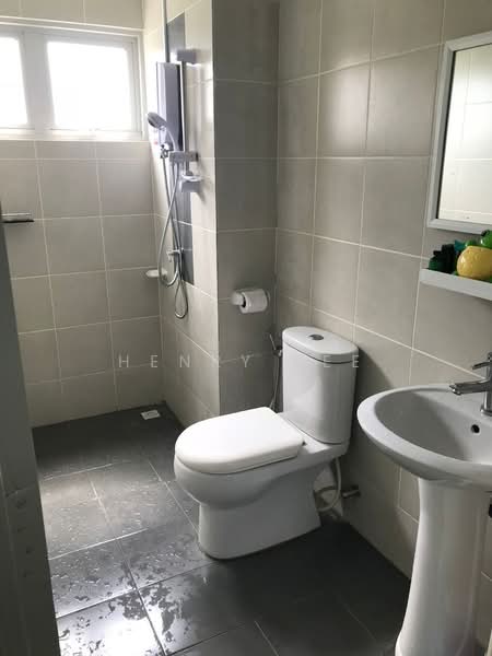 Condominium for Rent at The Peak Residences - Henry Lee - Bathroom - PropertyGuru.com.my
