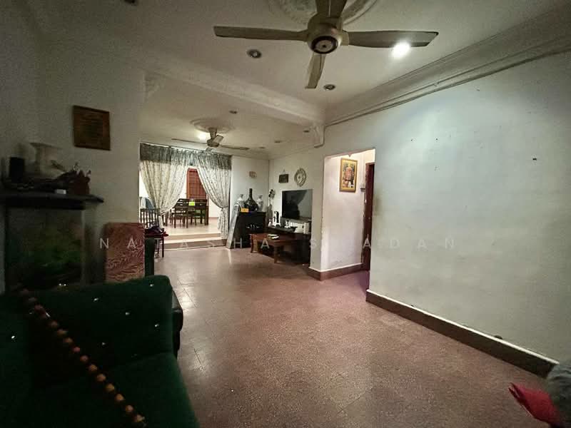 2-storey Terraced House for Sale in Seksyen 1a (Petaling Jaya) - Natasha Shadan - Living Room - PropertyGuru.com.my