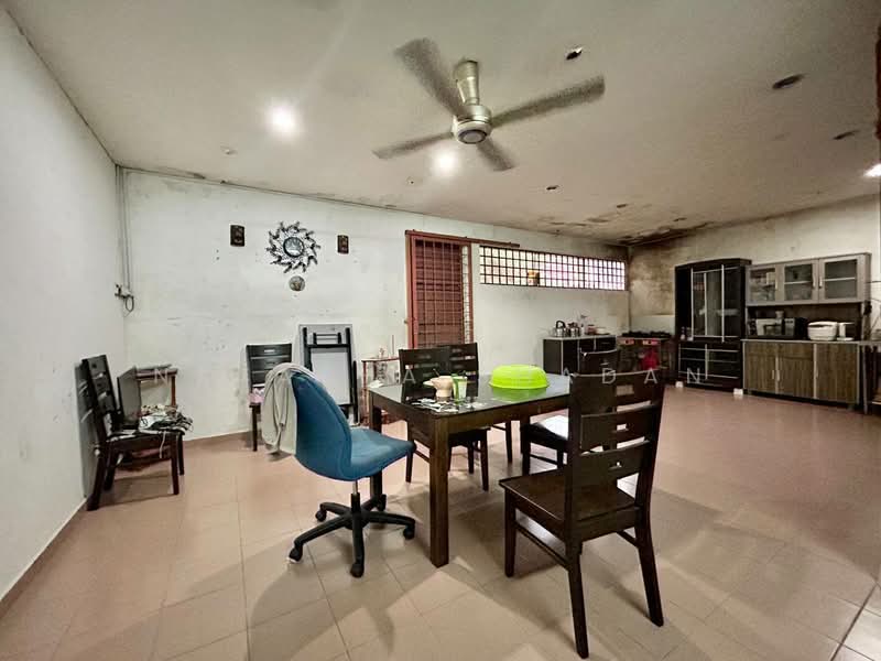2-storey Terraced House for Sale in Seksyen 1a (Petaling Jaya) - Natasha Shadan - Dining Room - PropertyGuru.com.my