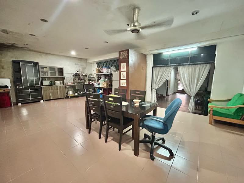 2-storey Terraced House for Sale in Seksyen 1a (Petaling Jaya) - Natasha Shadan - Dining Room - PropertyGuru.com.my