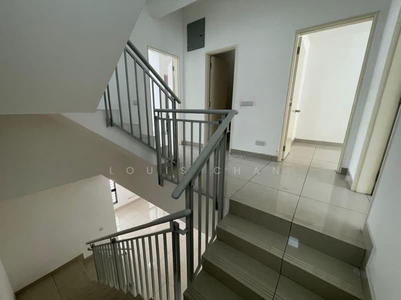 2.5-storey Terraced House for Sale in Setia Utama (Setia Alam) - Louis Chan - Corridor - PropertyGuru.com.my