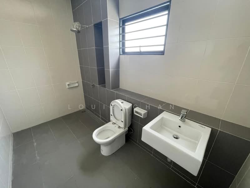 2.5-storey Terraced House for Sale in Setia Utama (Setia Alam) - Louis Chan - Bathroom - PropertyGuru.com.my