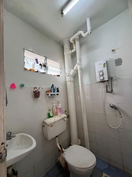 Apartment for Sale at Sri Ivori Apartment - Ben Hew - Bathroom - PropertyGuru.com.my