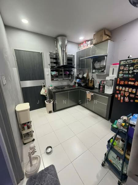 Rumah Teres 2 Tingkat untuk Dijual di Kangkar Pulai (Skudai) - Joan Sin - Kitchen - PropertyGuru.com.my