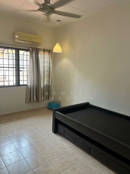 2-storey Terraced House for Rent in Shah Alam (Selangor) - Asman Samsudin - Bedroom - PropertyGuru.com.my