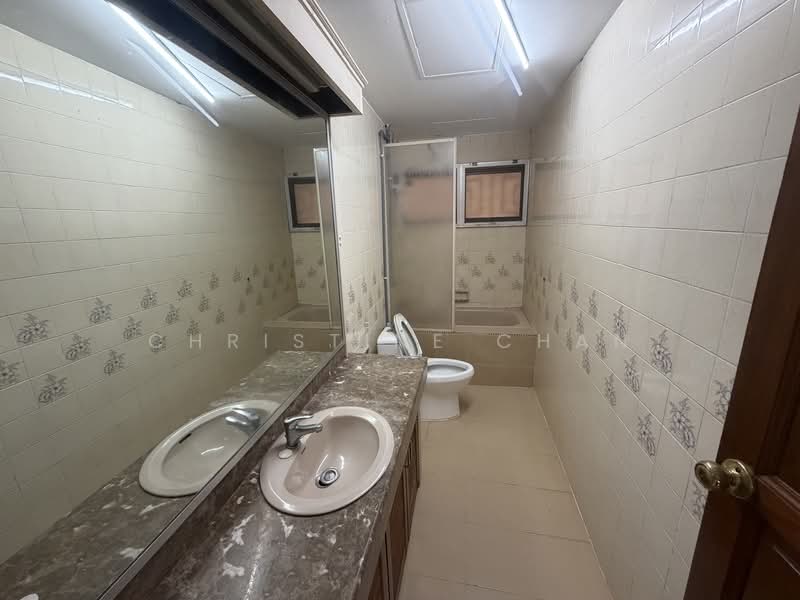Kondominium untuk Disewa di Shahzan Court - Christine Chan - Bathroom - PropertyGuru.com.my