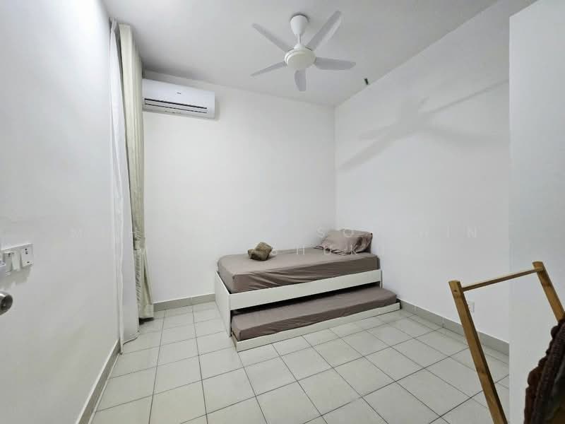 Condominium for Rent at Idaman Bukit Jelutong - Muhammad Solehin Mohd Shukur - Bedroom - PropertyGuru.com.my