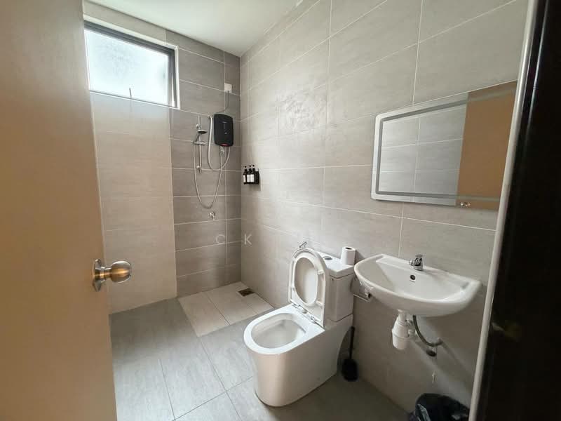 2-storey Terraced House for Sale in Taman Sutera Utama (Skudai) - CK Ng - Bathroom - PropertyGuru.com.my