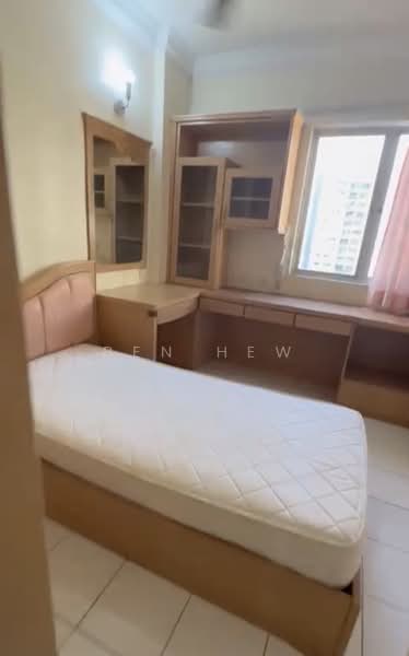 Kondominium untuk Disewa di Villa Emas - Ben Hew - Bedroom - PropertyGuru.com.my