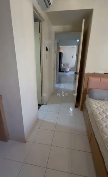 Kondominium untuk Disewa di Villa Emas - Ben Hew - Corridor - PropertyGuru.com.my