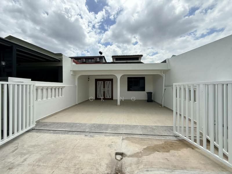 Rumah Teres 1 Tingkat untuk Dijual di Taman Johor Jaya (Johor Bahru) - CK Ng - Exterior - PropertyGuru.com.my