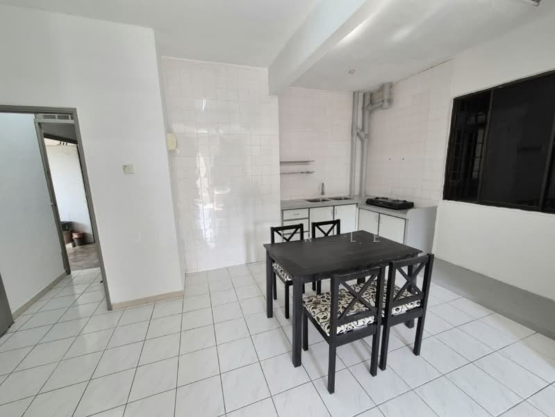 Kondominium untuk Disewa di Vista Condominium - Jennifer Lee - Kitchen - PropertyGuru.com.my