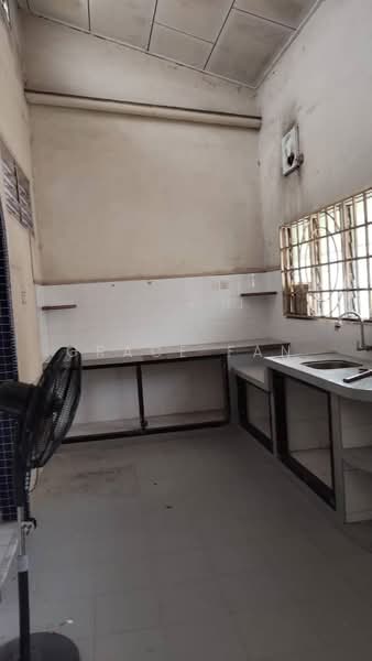 1-storey Terraced House for Rent in Taman Setia Jaya (Batu Pahat) - Grace Fan - Kitchen - PropertyGuru.com.my