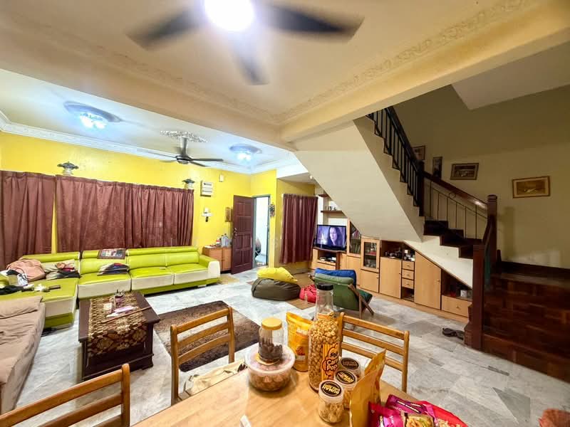 2-storey Terraced House for Sale in Bandar Tun Hussein Onn (Cheras) - Lewis Tam - Living Room - PropertyGuru.com.my