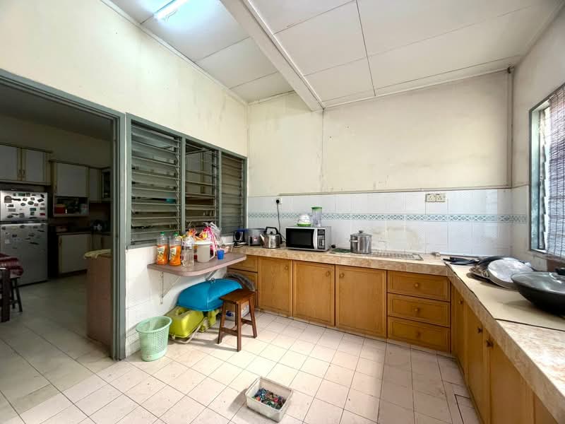2-storey Terraced House for Sale in Bandar Tun Hussein Onn (Cheras) - Lewis Tam - Kitchen - PropertyGuru.com.my