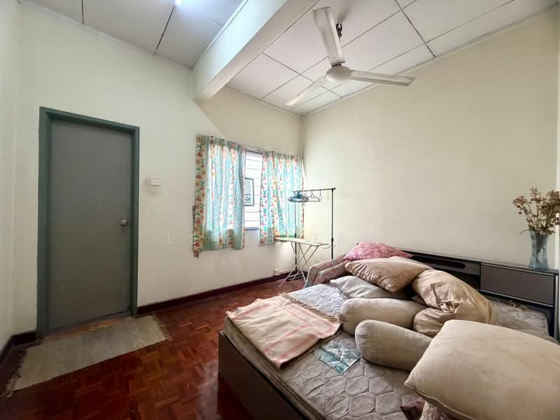 2-storey Terraced House for Sale in Bandar Tun Hussein Onn (Cheras) - Lewis Tam - Bedroom - PropertyGuru.com.my