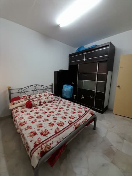 Rumah Flat untuk Disewa di Taman Sri Endah Flat - Rain Tan - Bedroom - PropertyGuru.com.my