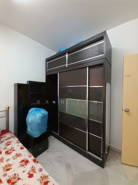 Rumah Flat untuk Disewa di Taman Sri Endah Flat - Rain Tan - Bedroom - PropertyGuru.com.my