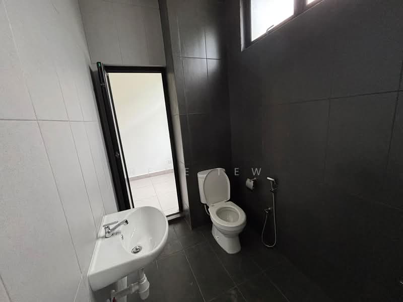 2-storey Terraced House for Sale in Taman Mount Austin (Tebrau) - Rene Tew - Bathroom - PropertyGuru.com.my