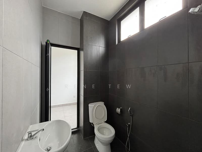 2-storey Terraced House for Sale in Taman Mount Austin (Tebrau) - Rene Tew - Bathroom - PropertyGuru.com.my