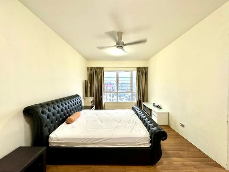 Central Park condominium - 5