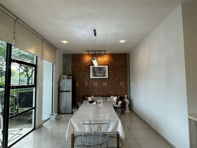 Rumah Berkembar untuk Dijual di Senibong Cove (Masai) - Roselynn Chai - Dining Room - PropertyGuru.com.my