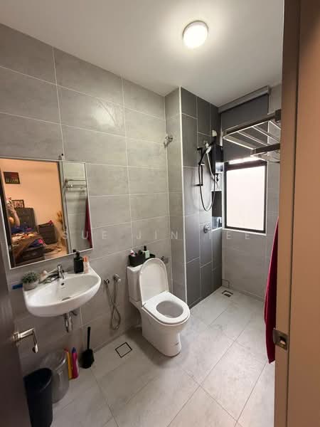 Semi-Detached House for Rent in Taman Glenmarie (Johor Bahru) - Sue Jin Tee - Bathroom - PropertyGuru.com.my