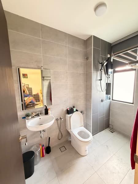 Semi-Detached House for Rent in Taman Glenmarie (Johor Bahru) - Sue Jin Tee - Bathroom - PropertyGuru.com.my