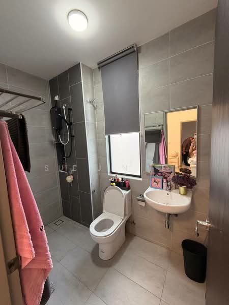 Semi-Detached House for Rent in Taman Glenmarie (Johor Bahru) - Sue Jin Tee - Bathroom - PropertyGuru.com.my