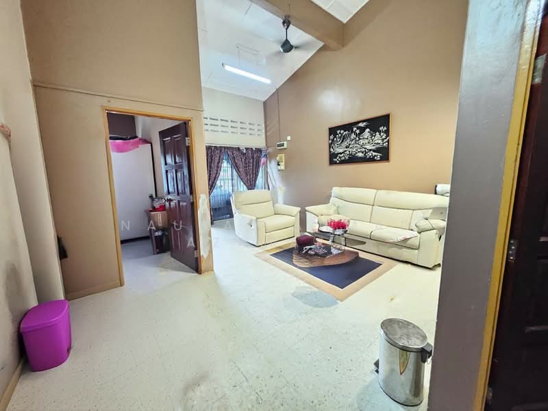 Rumah Teres 1 Tingkat untuk Dijual di Taman Sikamat Jaya (Sikamat) - Naufal Ahmad Azahari - Living Room - PropertyGuru.com.my