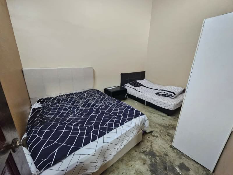 Rumah Teres 1 Tingkat untuk Dijual di Taman Sikamat Jaya (Sikamat) - Naufal Ahmad Azahari - Bedroom 3 - PropertyGuru.com.my