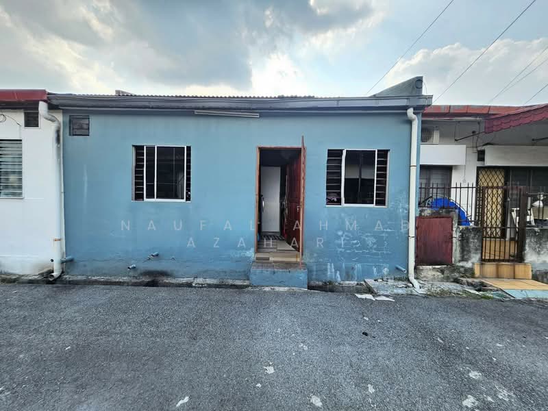 Rumah Teres 1 Tingkat untuk Dijual di Taman Sikamat Jaya (Sikamat) - Naufal Ahmad Azahari - Rear - PropertyGuru.com.my