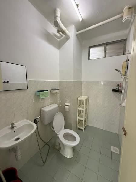 Pangsapuri untuk Dijual di Idaman Senibong - Lucas Lee - Bathroom - PropertyGuru.com.my
