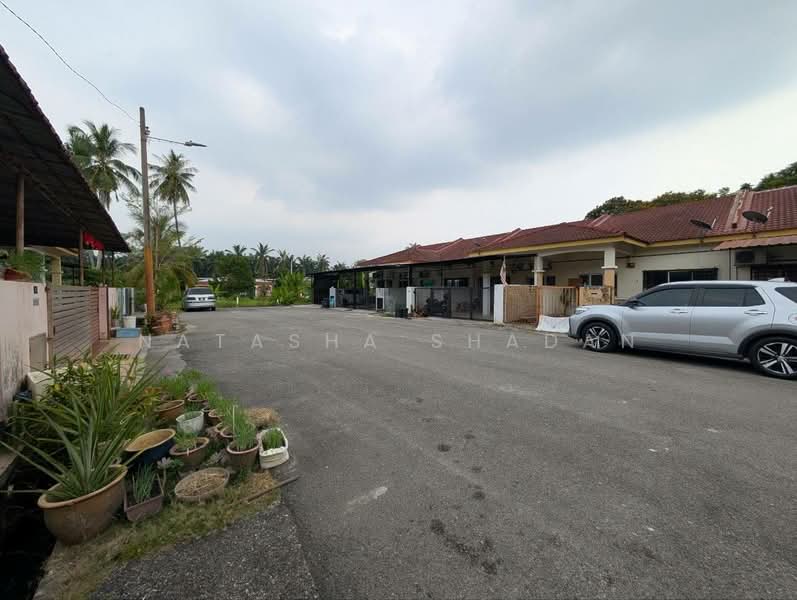 Rumah Teres 1 Tingkat untuk Dijual di Taman Sri Kapar (Kapar) - Natasha Shadan - Exterior - PropertyGuru.com.my